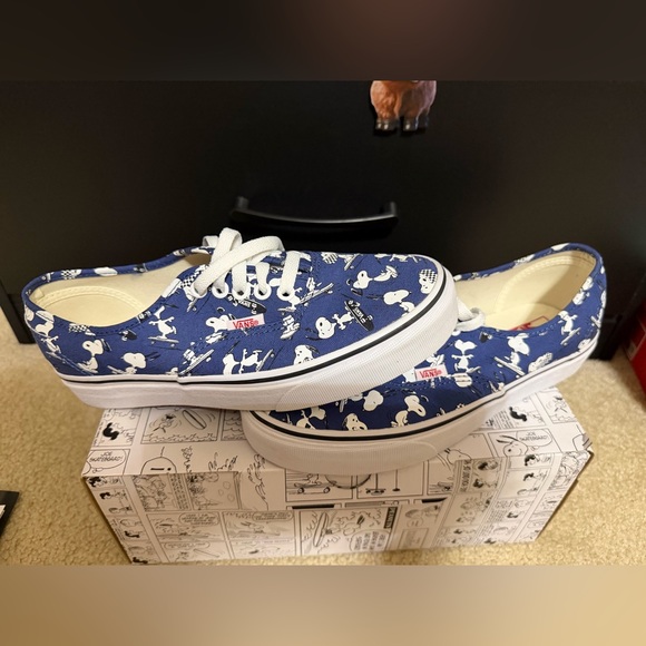 Vans Shoes - Vans Blue Snoopy Print Low Top Sneakers